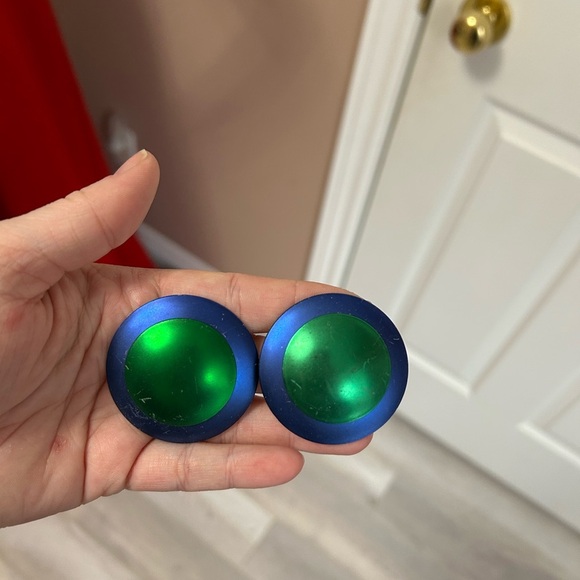 4/$100 retro 1980 Blue and Green Round stud earrings 😊 - Picture 3 of 7